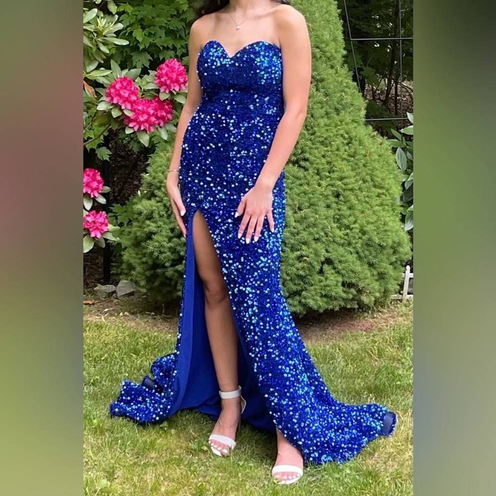 Portia and Scarlett Prom Dress